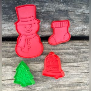 VINTAGE HALLMARK CARDS HOLIDAY CHRISTMAS COOKIE CUTTER SET OF 4